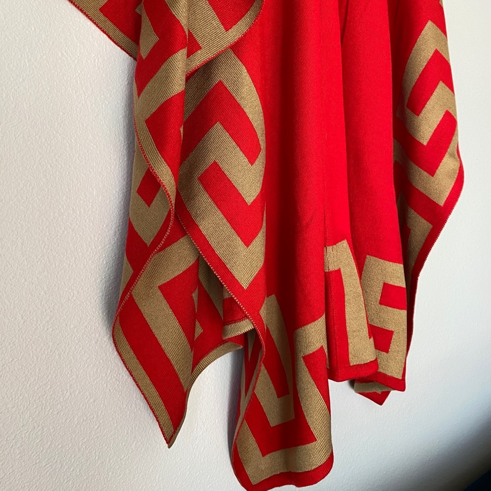 Reversible Front Open Woolen Cape. - image 6